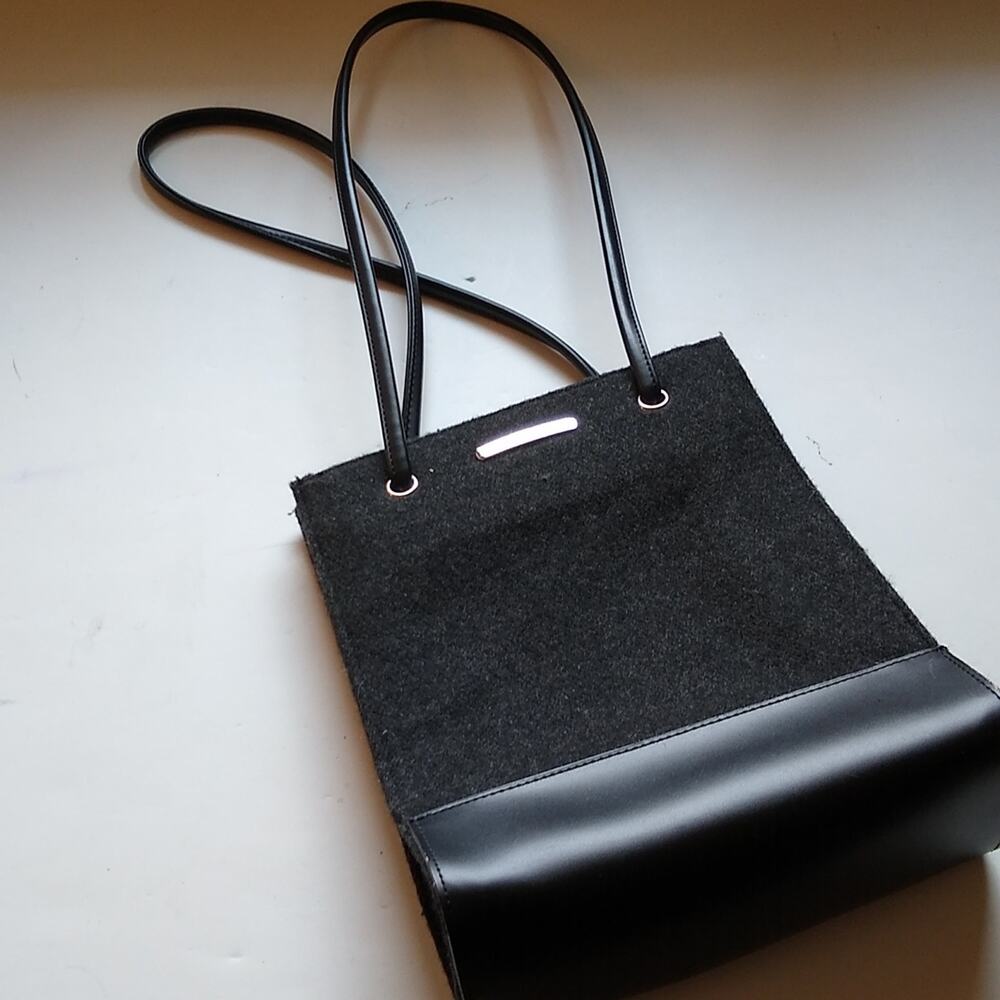 Nine West black over the shoulder purse NWOT